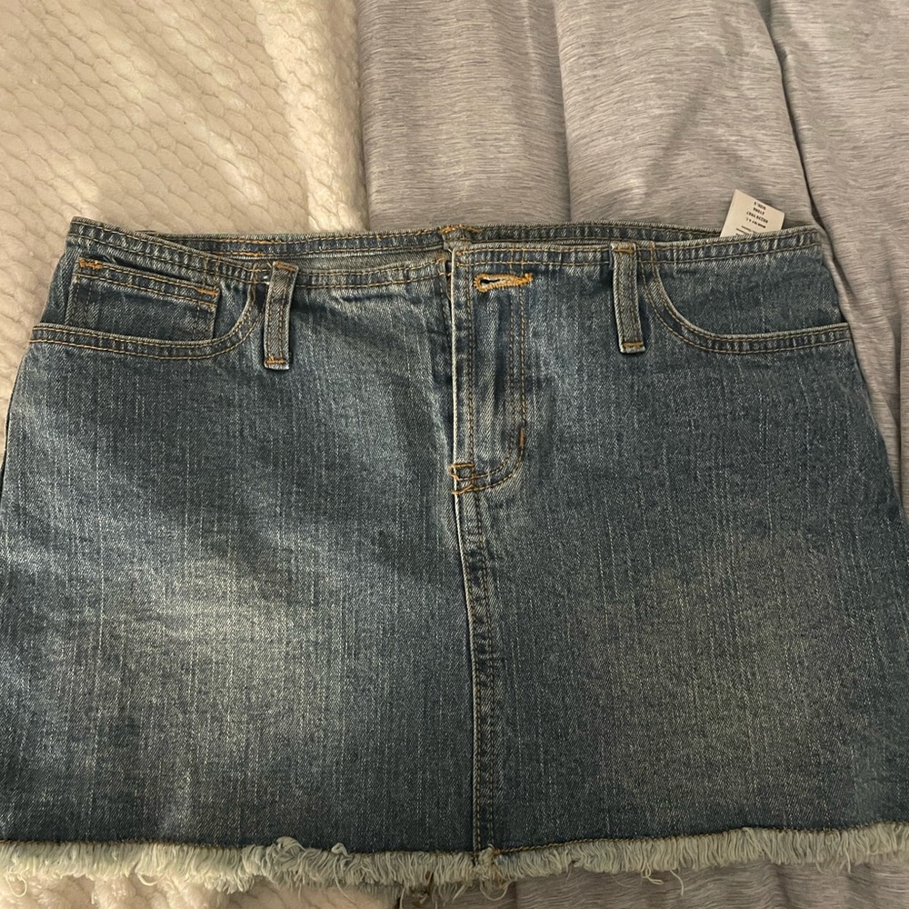 BRANDY MELVILLE MINI SKIRT